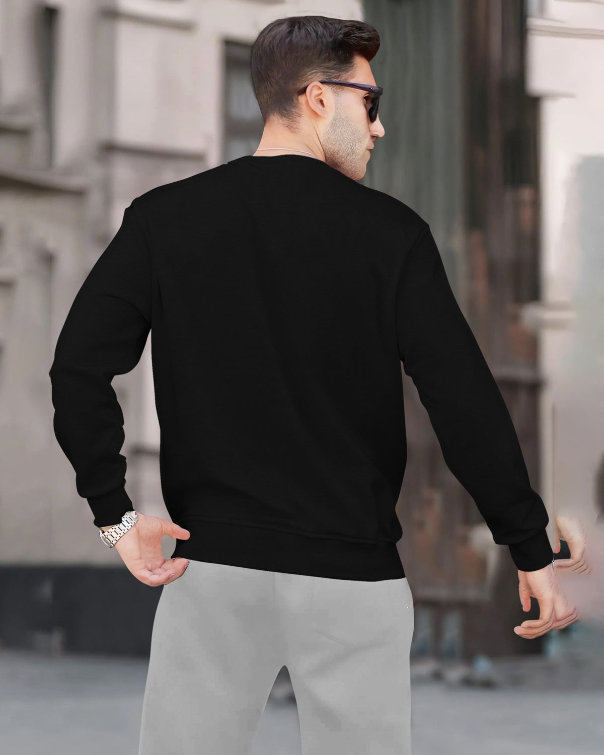 Casual Plain Black Sweatshirt with Regular Fit